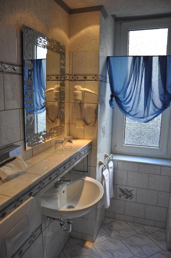Hotel Pension Savoy Near Kurfuerstendamm Berlin Room photo